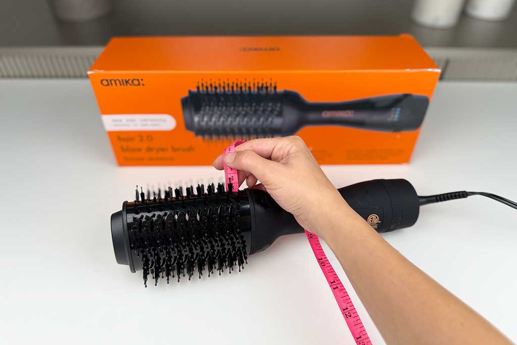 Amika-Hair-Blow-Dry-Brush-2.0-bristle-length