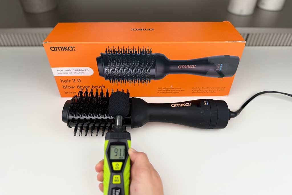 Amika-Hair-Blow-Dry-Brush-2.0-maximum-noise-level