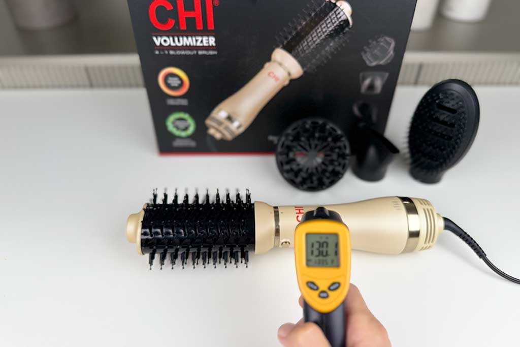 CHI-Volumizer-4-in-1-Ionic-Blowout-Brush-handle-temperature