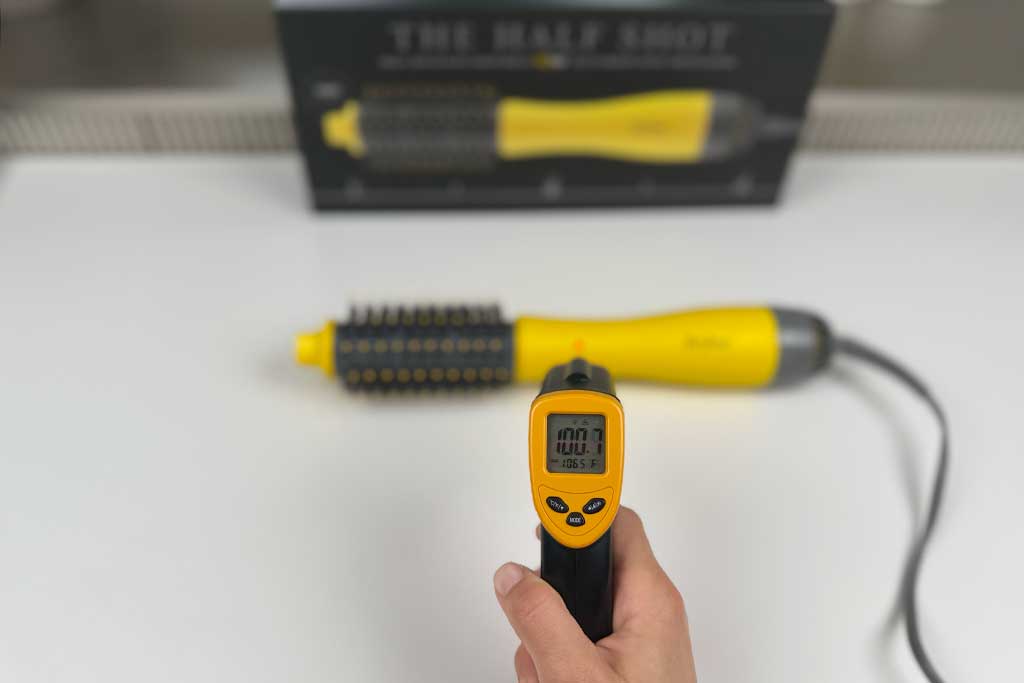 Drybar-The-Half-Shot-Blow-Dryer-Brush-handle-temperature