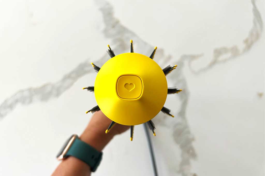 Drybar-The-Single-Shot-Blow-Dryer-Brush-barrel-shape