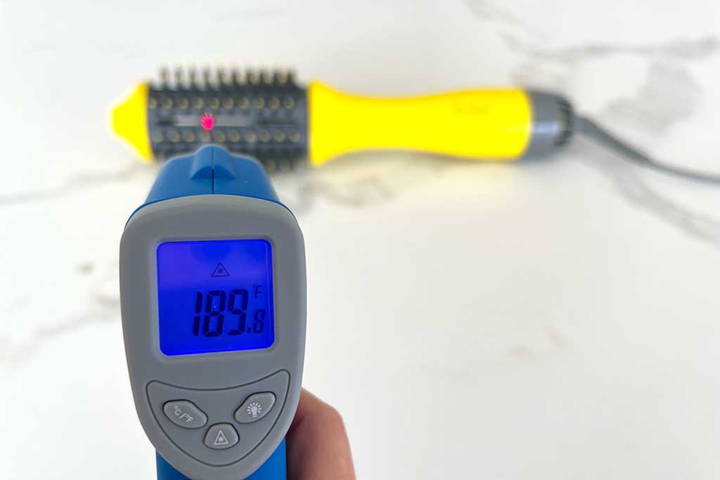 Drybar-The-Single-Shot-Blow-Dryer-Brush-maximum-heat-setting