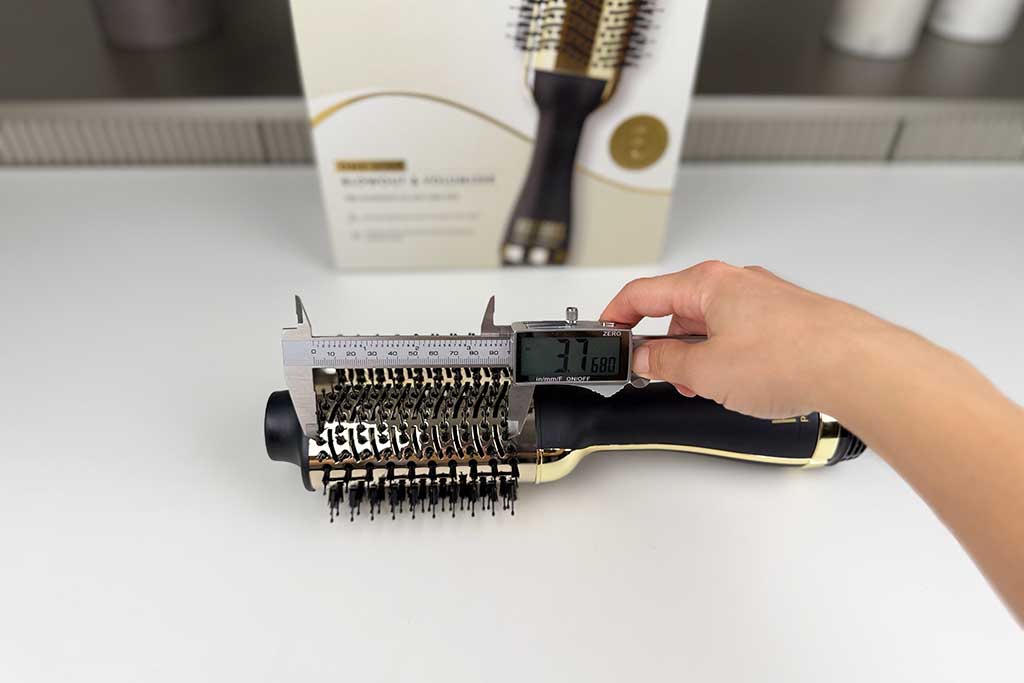 Hot-Tools-24K-Gold-One-Step-Volumizer-brush-section-length