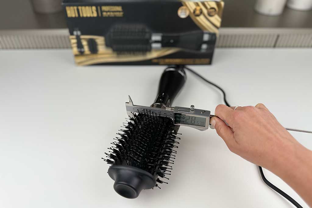 Hot-Tools-Black-Gold-One-Step-Detachable-Blowout-And-Volumizer-barrel-width