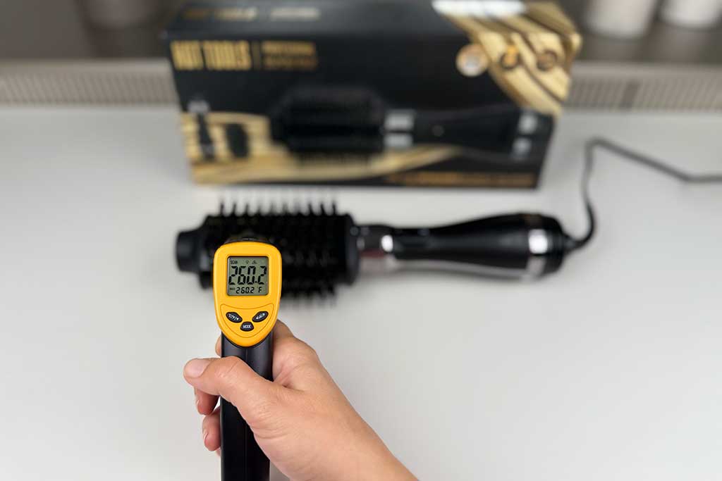 Hot-Tools-Black-Gold-One-Step-Volumizer-high-heat-setting-temperature