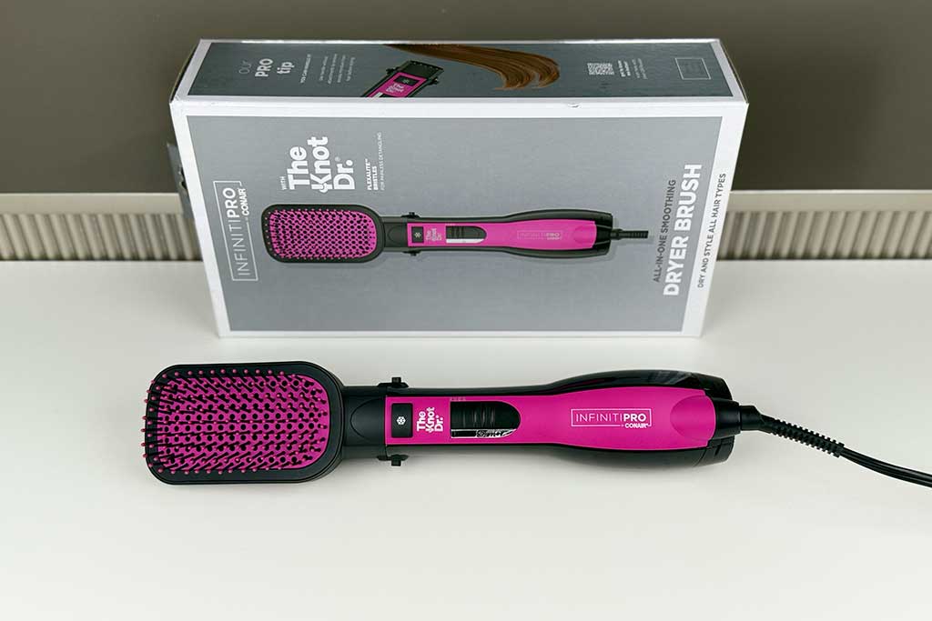 InfinitiPRO-by-Conair-The-Knot-Dr-All-in-One-Smoothing-Dryer-Brush-review-featured