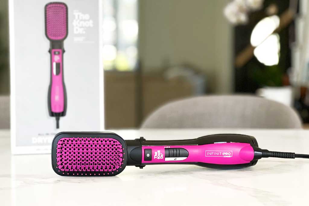 InfinitiPRO-by-Conair-The-Knot-Dr.-All-in-One-Smoothing-Dryer-Brush-Review-featured